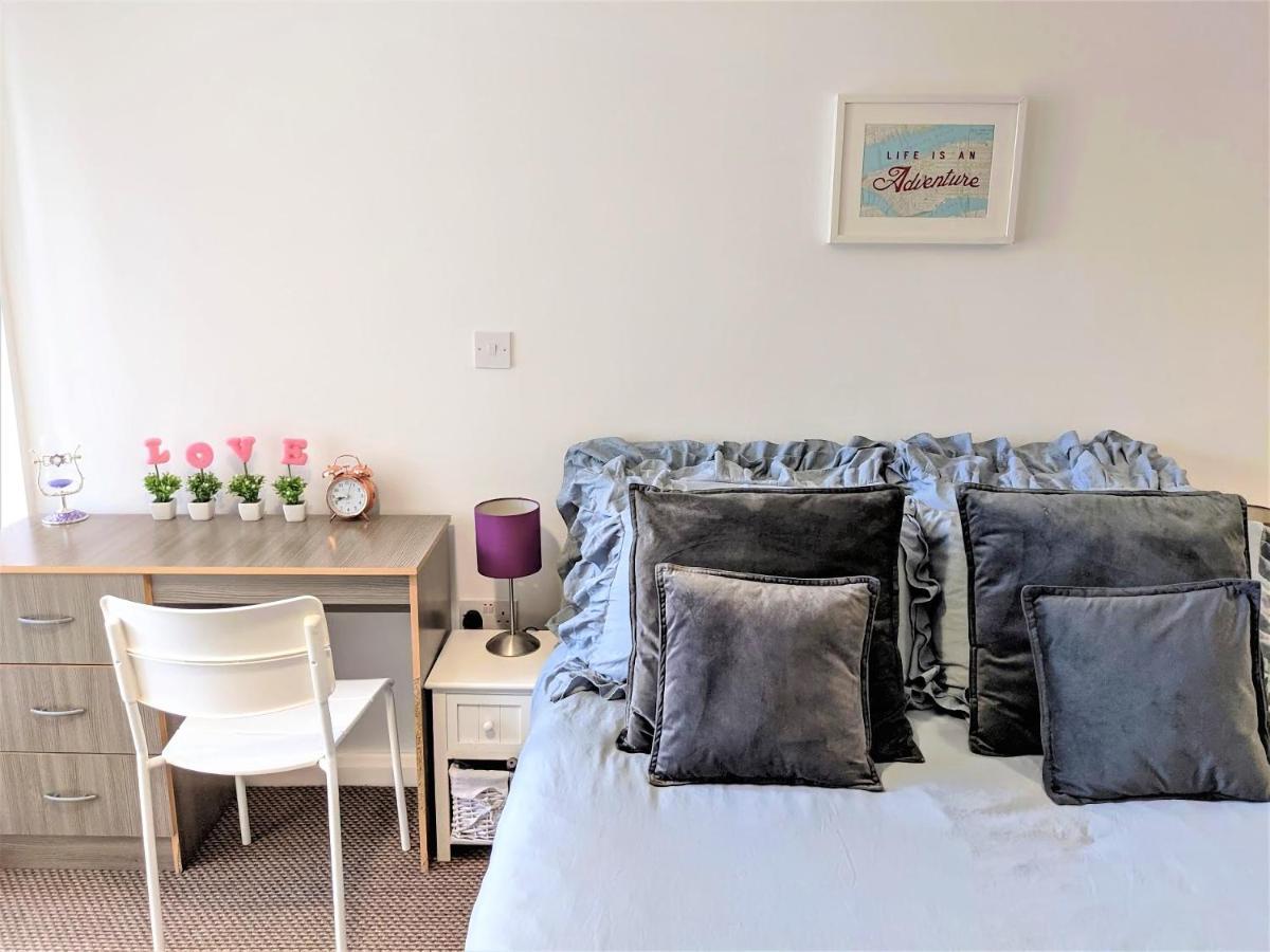 Large 3 Bedrooms In Liverpool City Centre, Free Parking Exterior photo